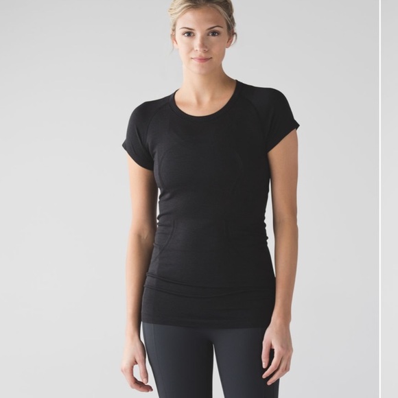 lululemon athletica Tops - Lululemon Swiftly Tech Short Sleeve Crew In Black SZ 4